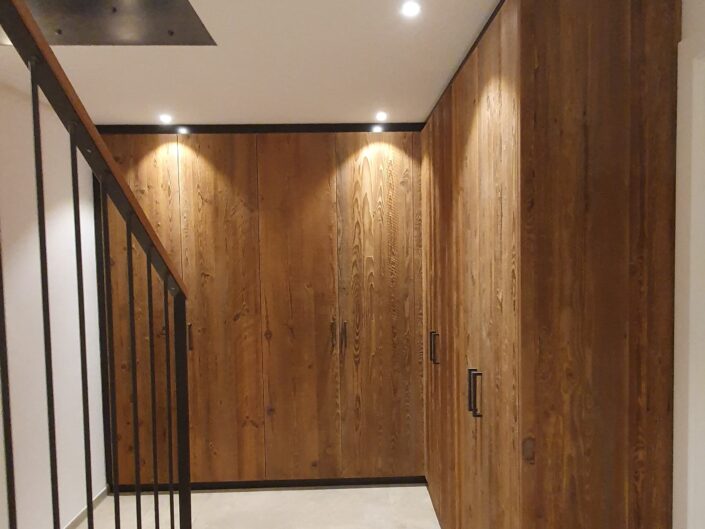 Altholzgarderobe